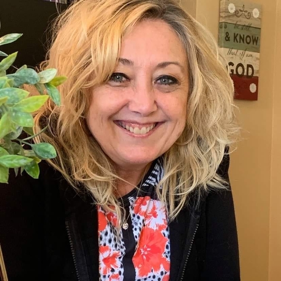 Meet your Posher, Brenda - Picture 1 of 1